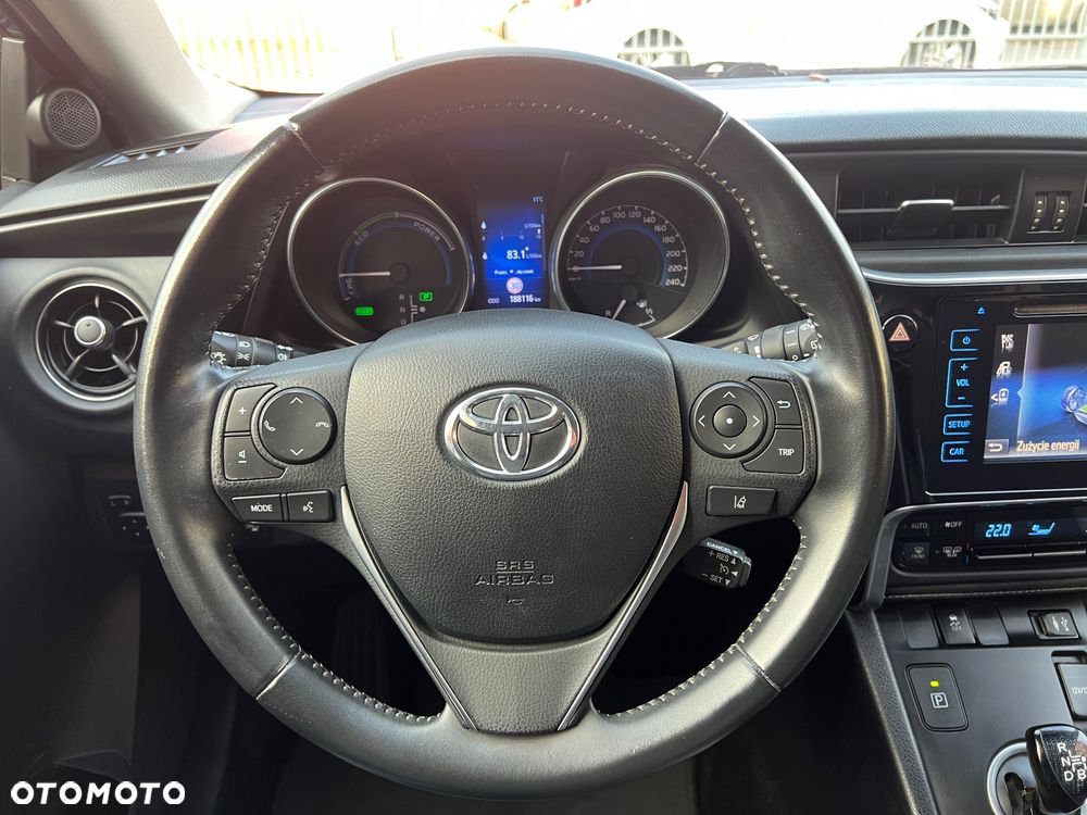 Toyota Auris 1.8 HSD Sol - 29