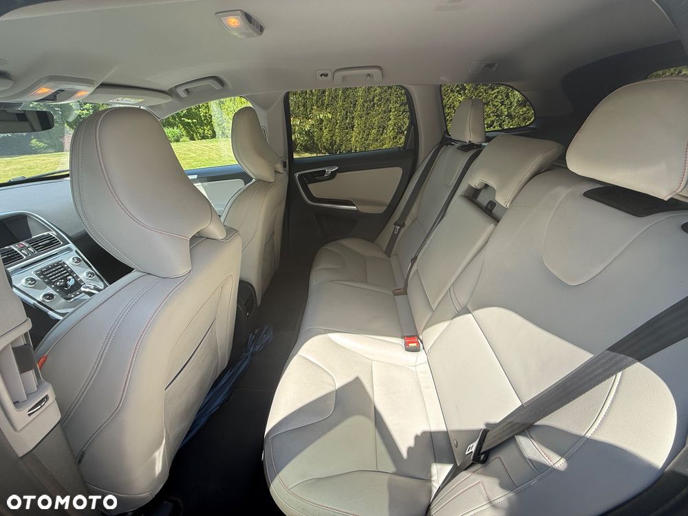 Volvo XC 60 D4 Drive-E Ocean Race - 17