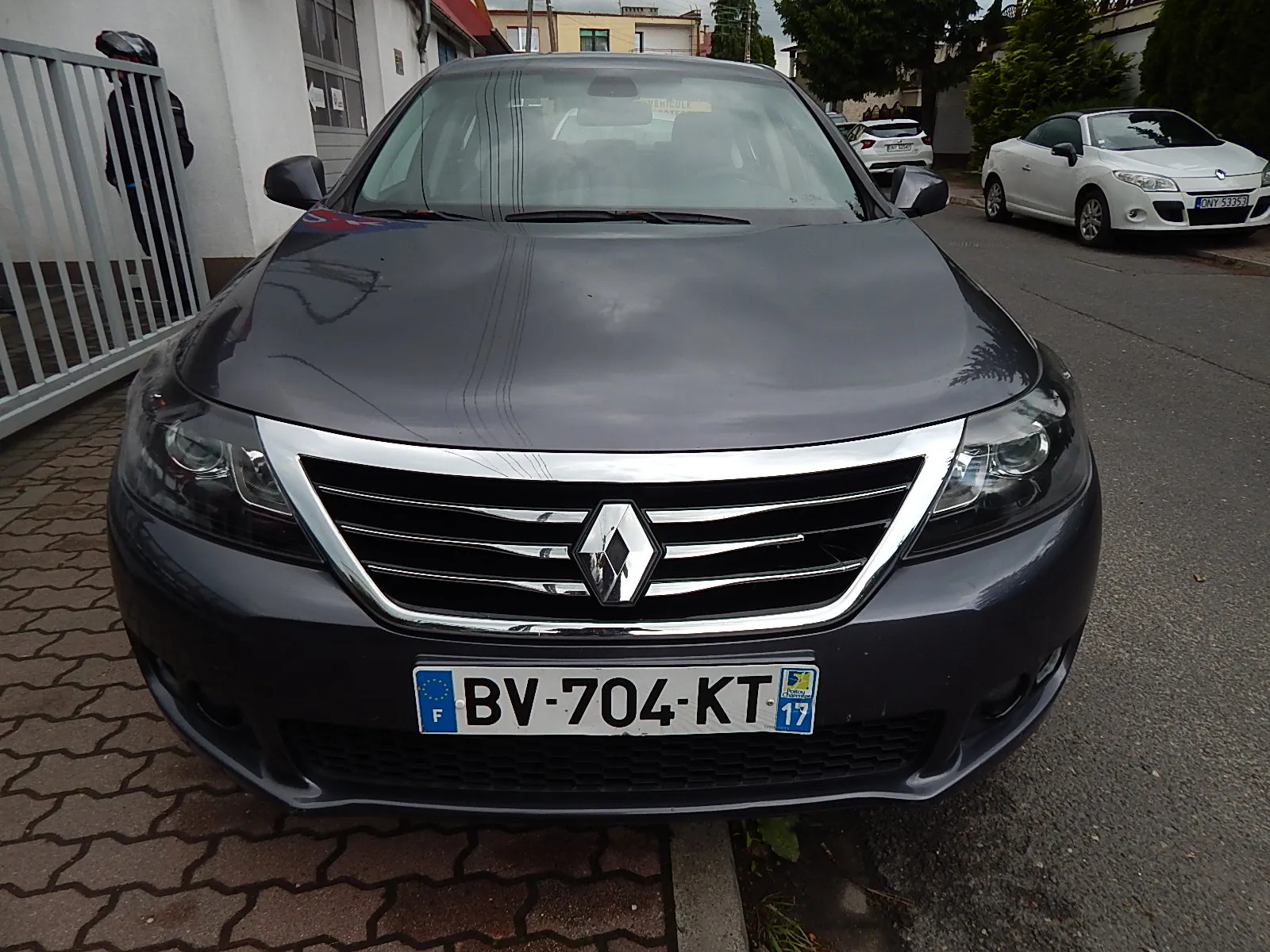 Renault Latitude 2.0 dCi Privilege - 8