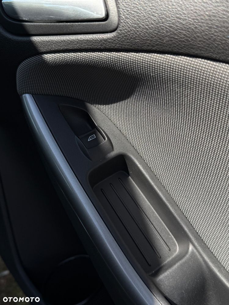 Ford Focus 1.6 EcoBoost Trend - 17