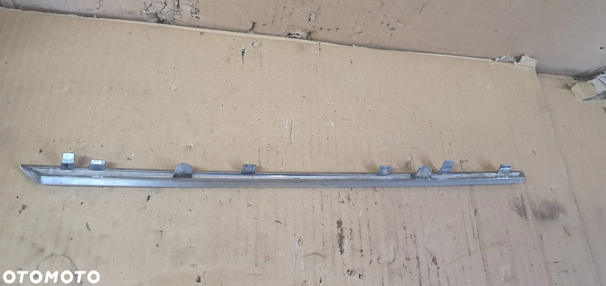 Listwa chrom Grilla atrapy Mercedes R-Klasa W251 A2518880085 - 6