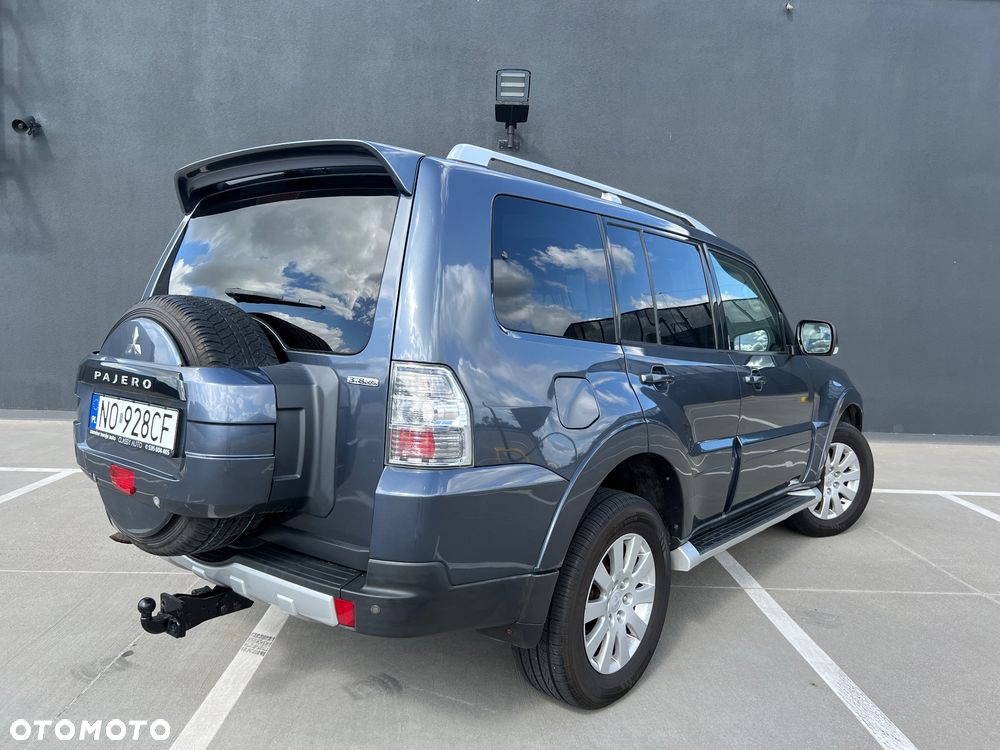 Mitsubishi Pajero 3.8 V6 Instyle - 6