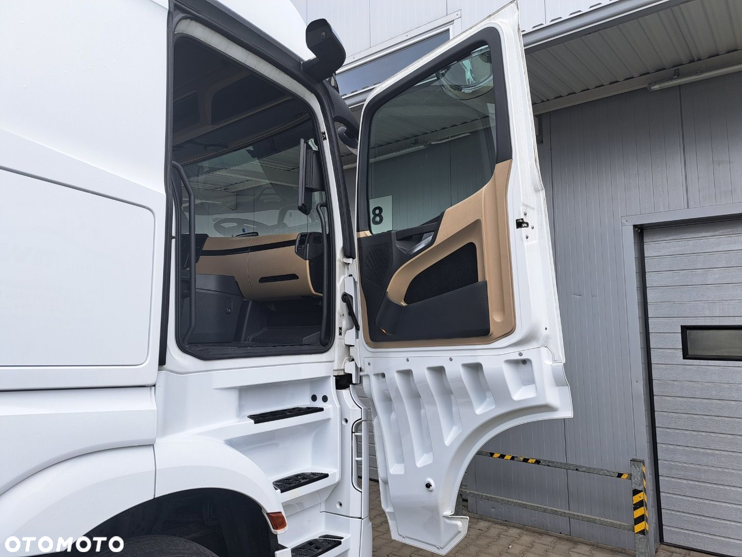 Versalift Actros 1845 - 13