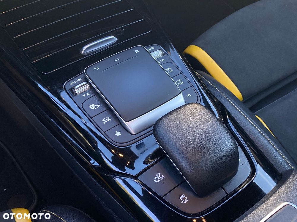 Mercedes-Benz CLA AMG 45 S 4-Matic 8G-DCT - 11