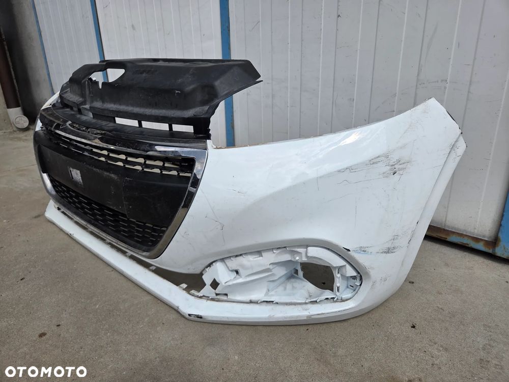 Zderzak przedni Peugeot 208 I LIFT - 4