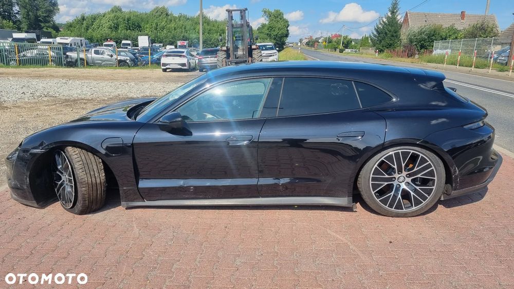 Porsche Taycan Performance Plus - 2