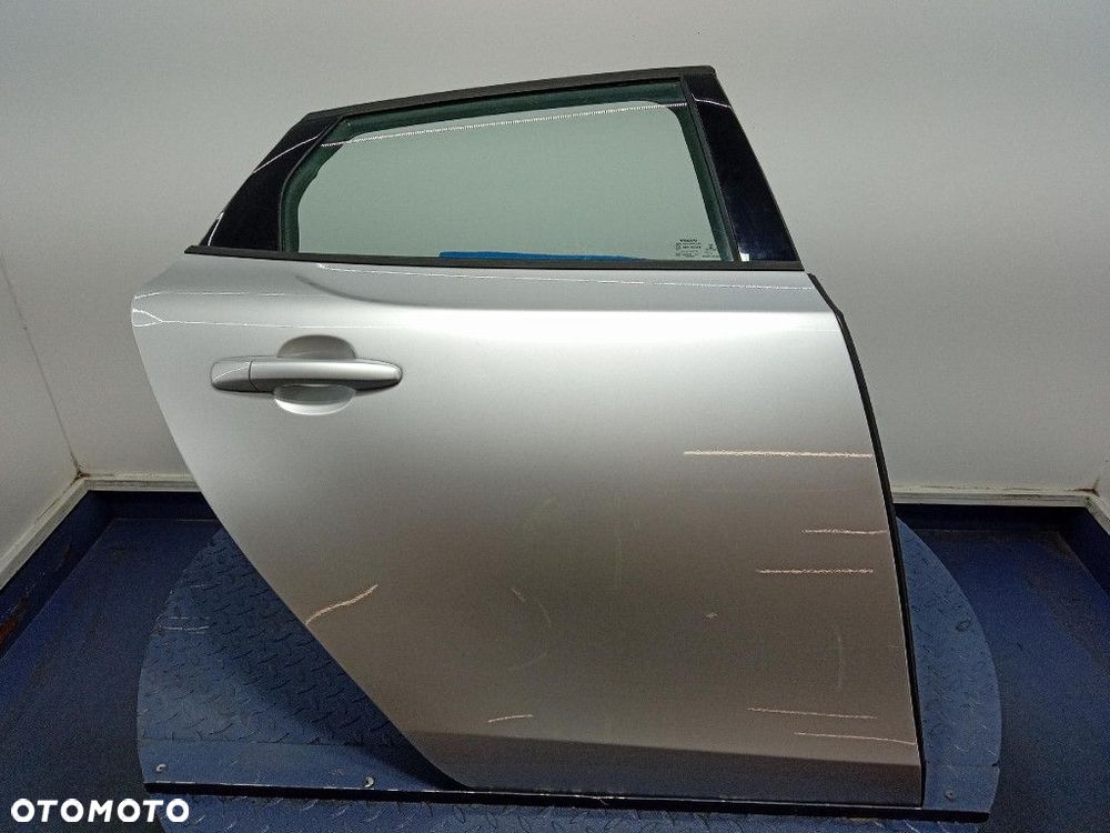 VOLVO V40 II LIFT 16- DRZWI TYŁ PRAWE  711 BRIGHT SILVER - 1