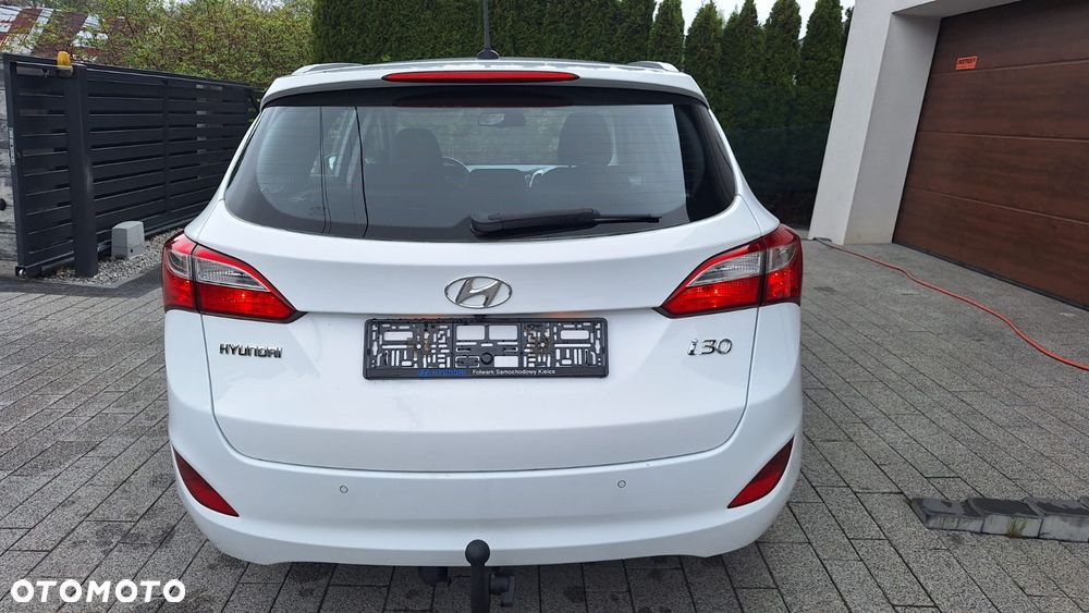 Hyundai i30 blue 1.6 CRDi Passion - 12