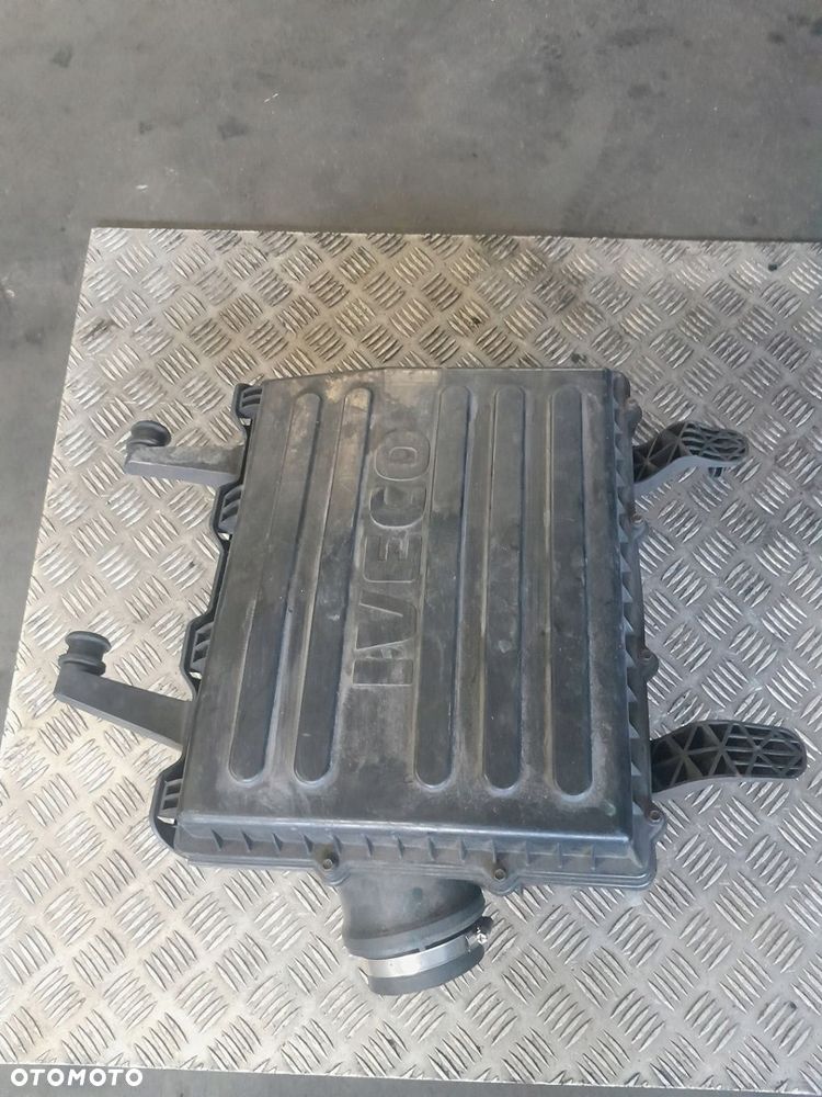 OBUDOWA FILTRA POWIETRZA IVECO DAILY OE 5801353825 - 1