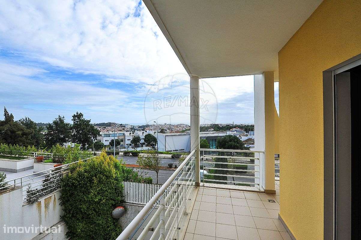 Apartamento T4 para arrendamento - Grande imagem: 2/42