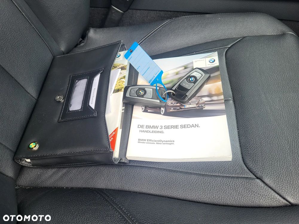 BMW Seria 3 320i Sport Line - 20
