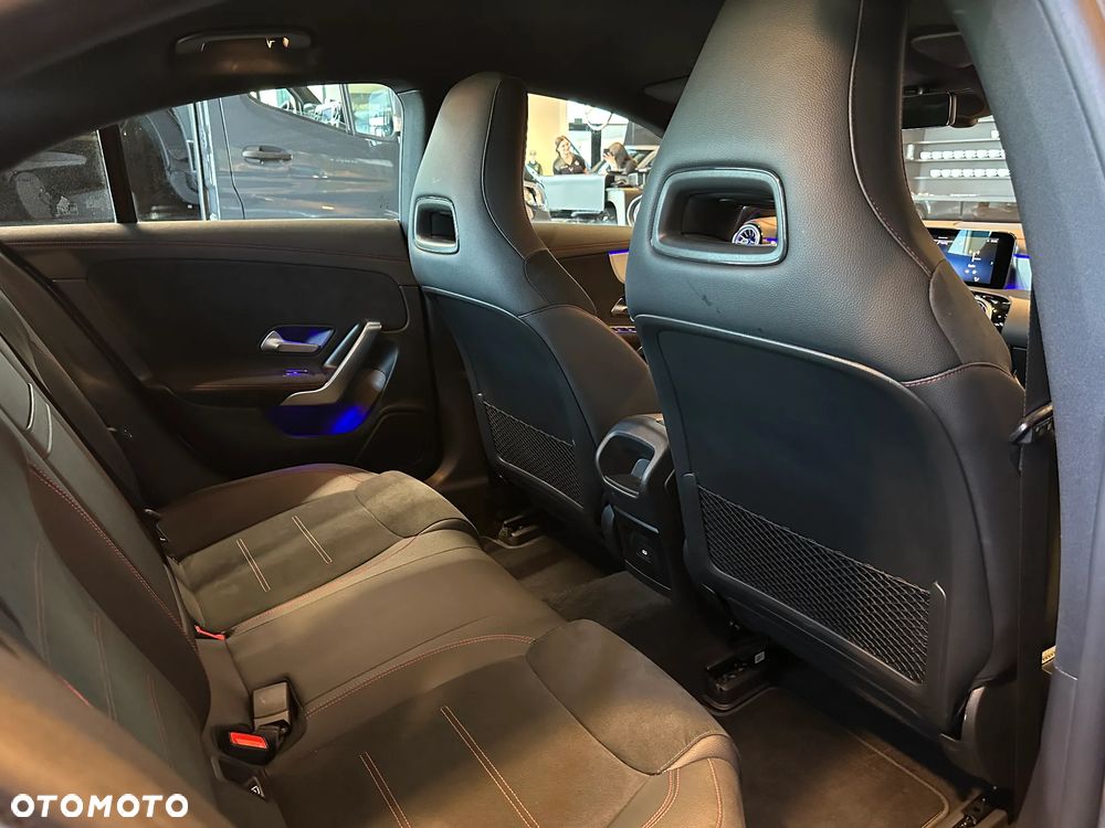 Mercedes-Benz CLA 200 AMG Line 7G-DCT - 14