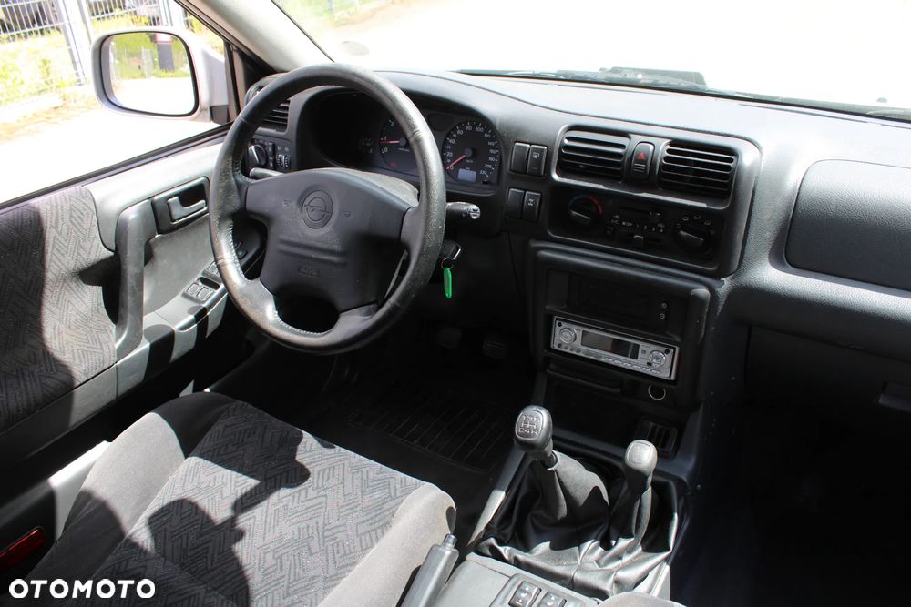 Opel Frontera - 15