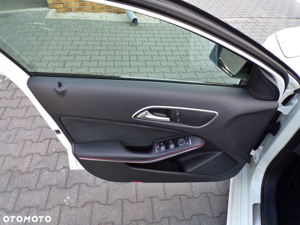 Mercedes-Benz Klasa A 180 AMG Line - 17