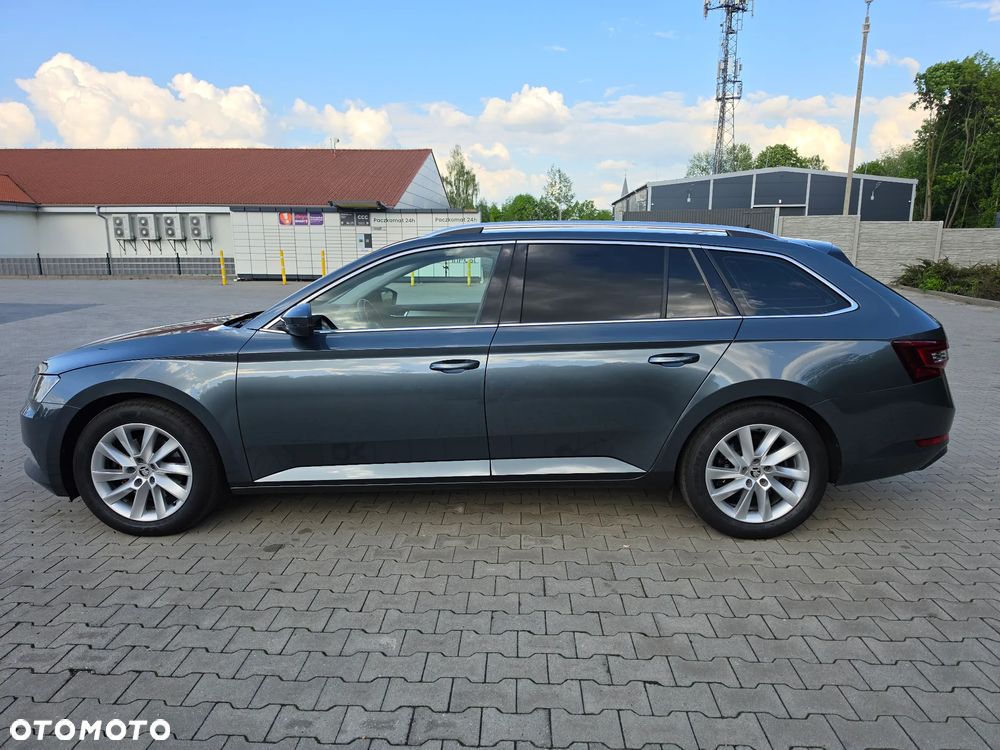 Skoda Superb 2.0 TDI Style DSG - 8