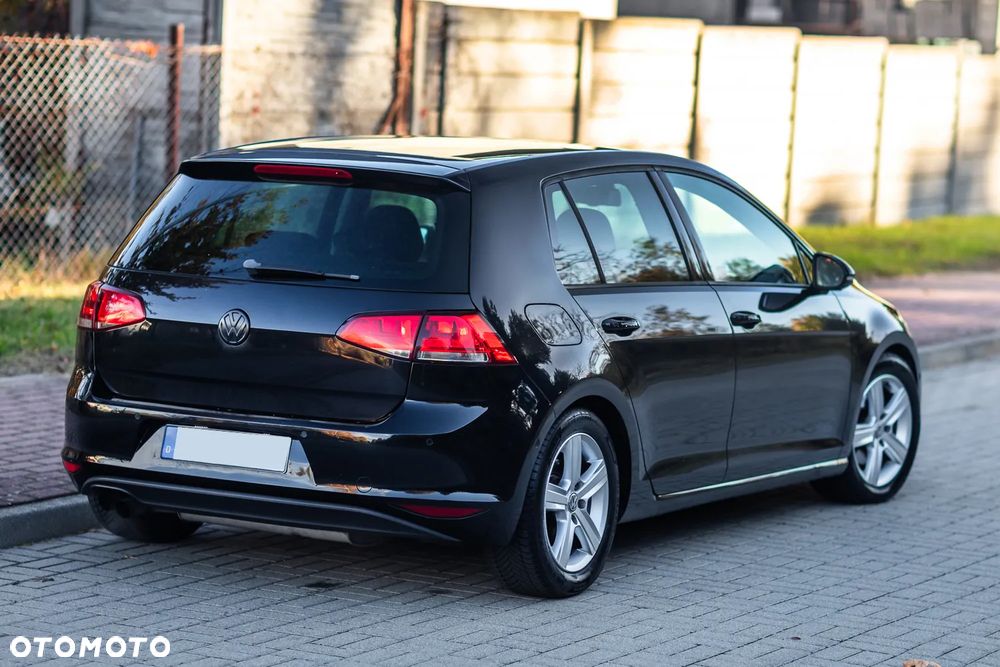 Volkswagen Golf - 5