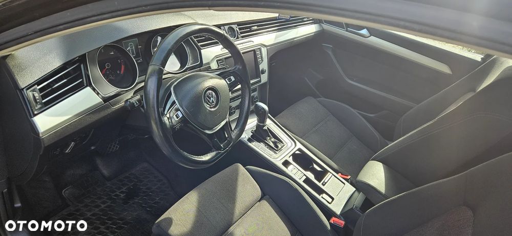 Volkswagen Passat Variant 2.0 TDI SCR DSG Comfortline - 16