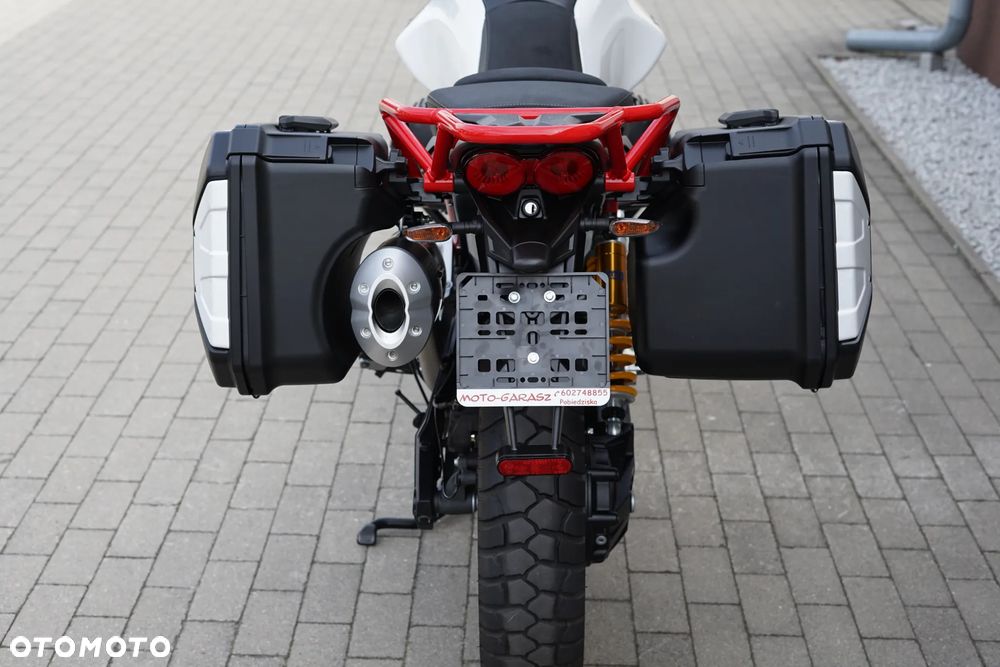 Moto Guzzi V85 - 24