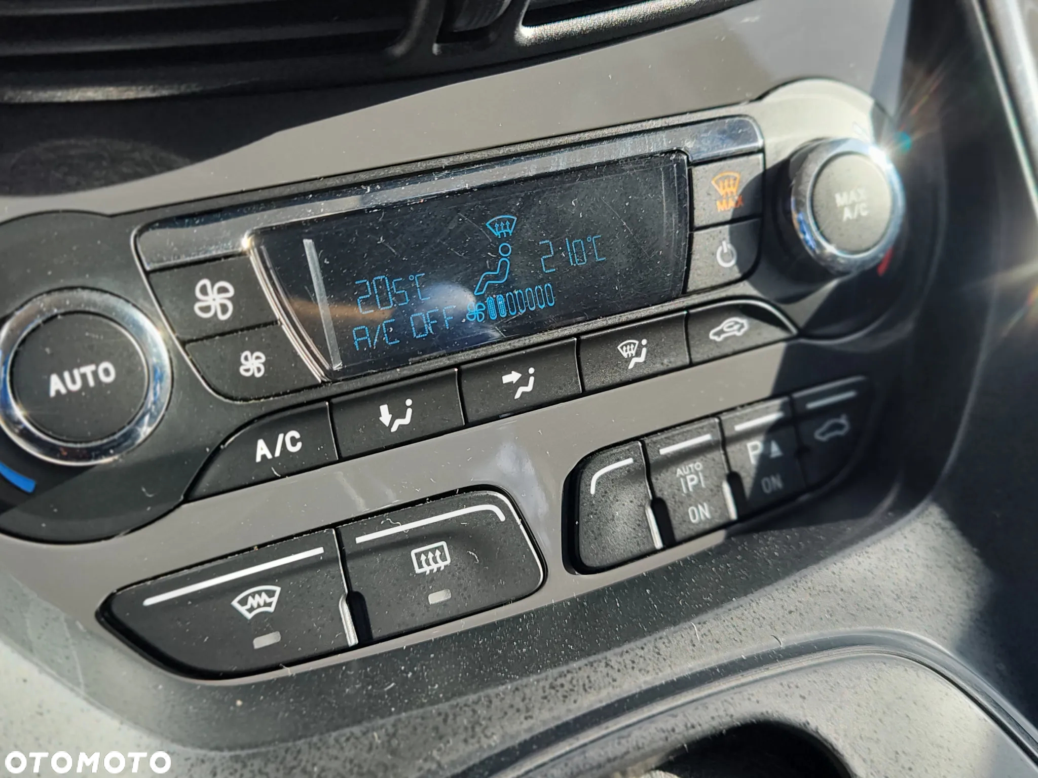 Ford Kuga 2.0 TDCi 4WD Titanium - 25