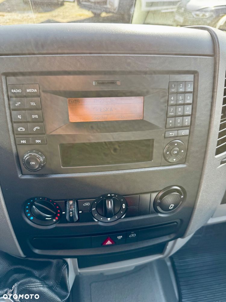 Mercedes-Benz Sprinter - 15