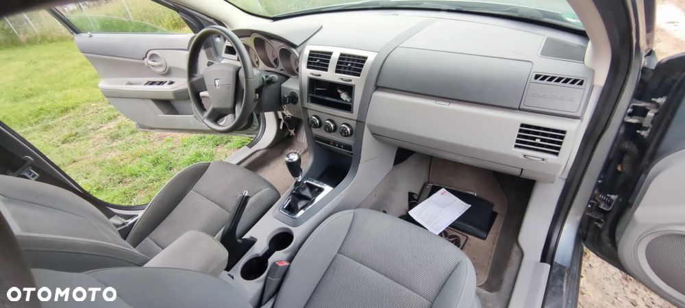 Dodge Avenger 2.0 SE - 15