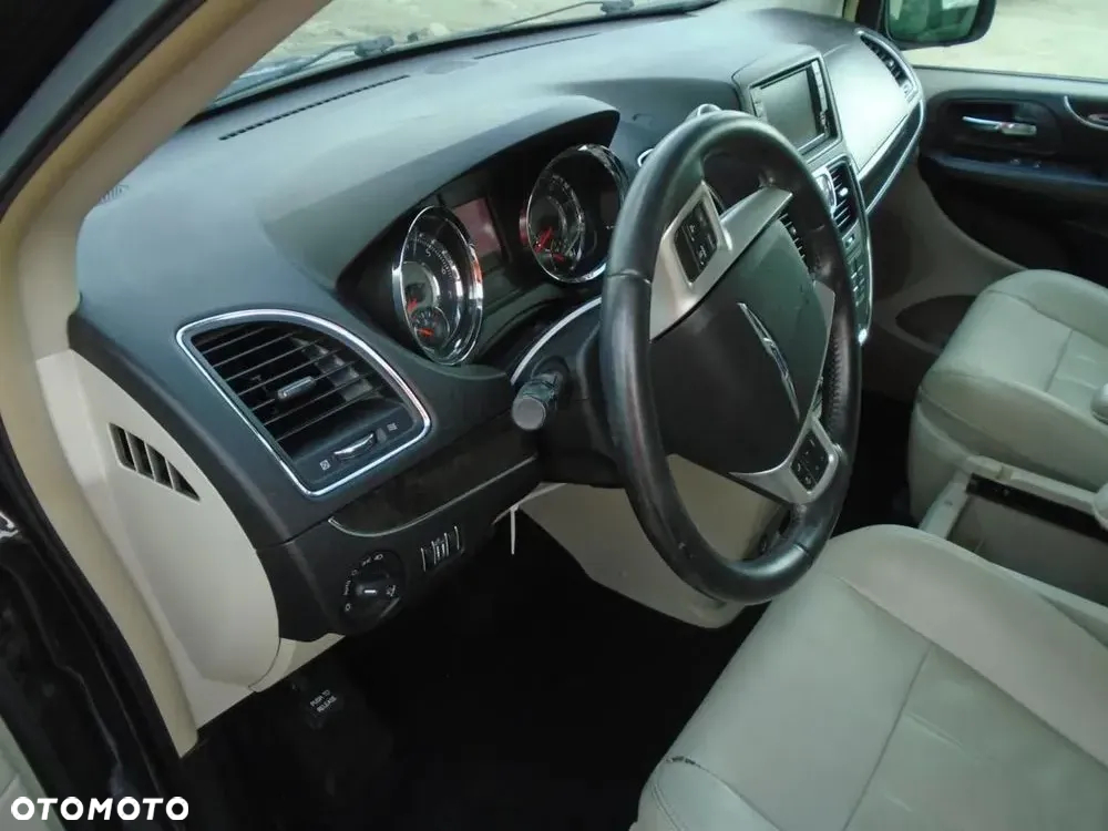 Chrysler Town & Country 3.6 Touring - 5