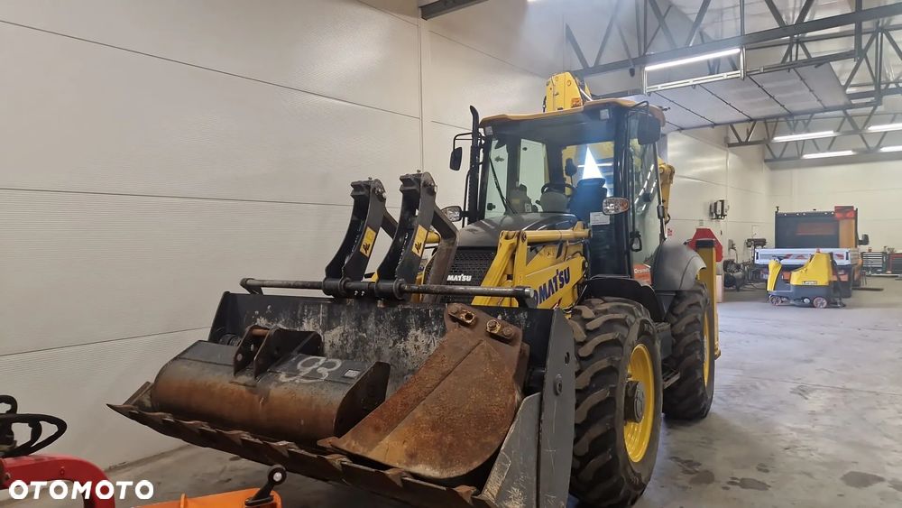 Komatsu WB93S - 4