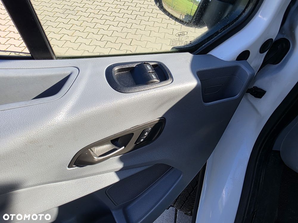 Ford Transit - 19