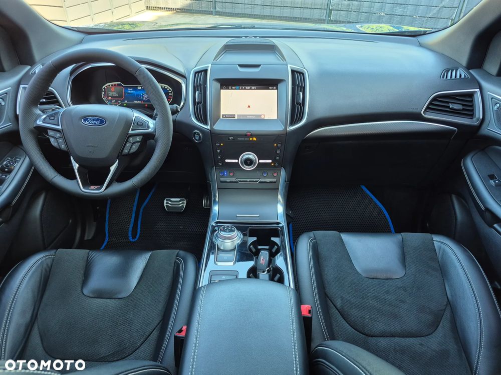 Ford Edge - 8