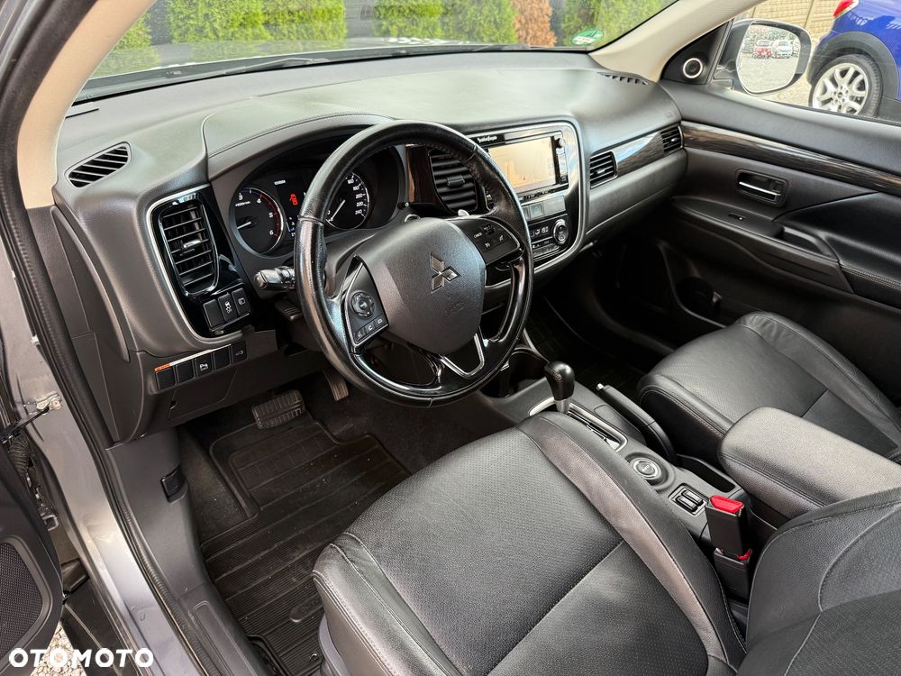 Mitsubishi Outlander - 15