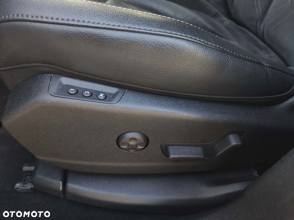 DS Automobiles DS 7 Crossback 2.0 BlueHDi Performance Line + - 38