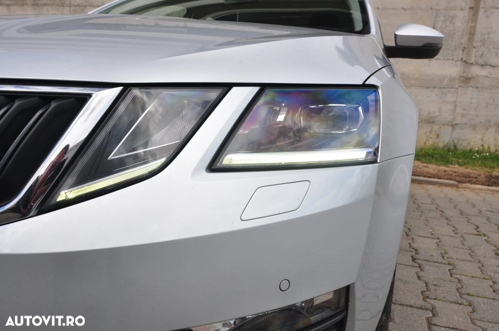 Skoda Octavia 2.0 TDI DSG Ambition - 12