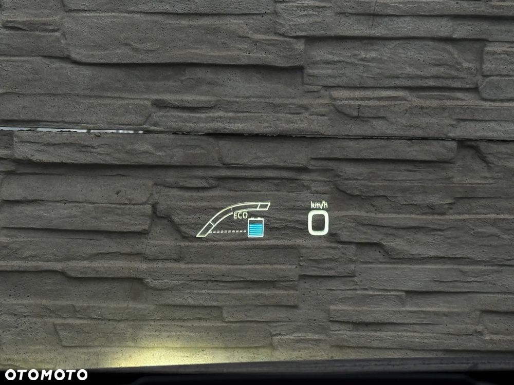 Toyota Prius 1.8 Hybrid Premium - 29