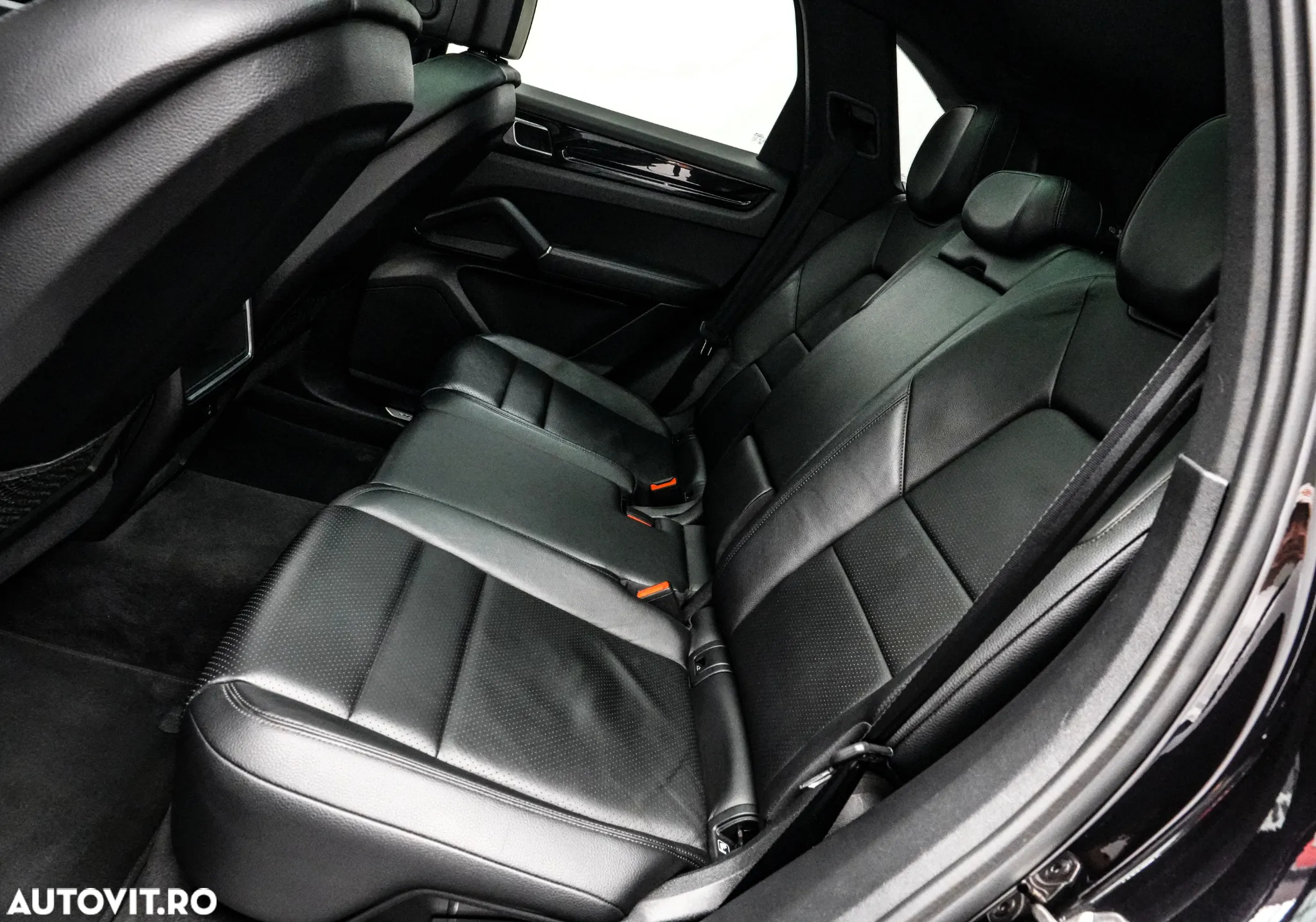 Porsche Cayenne S - 16