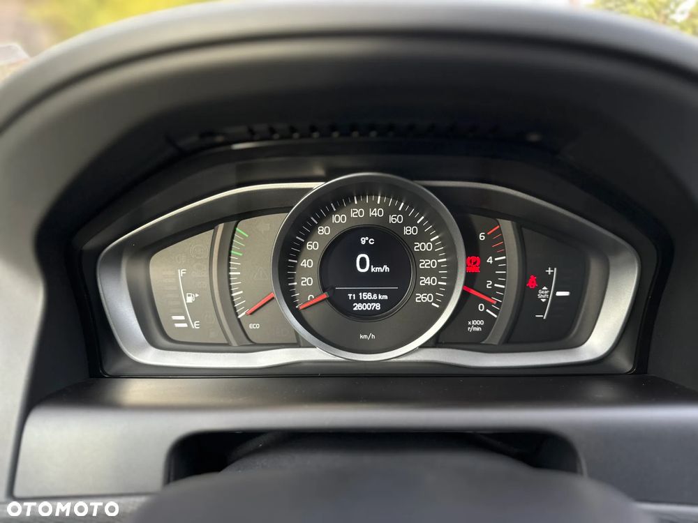 Volvo XC 60 D3 Momentum - 19