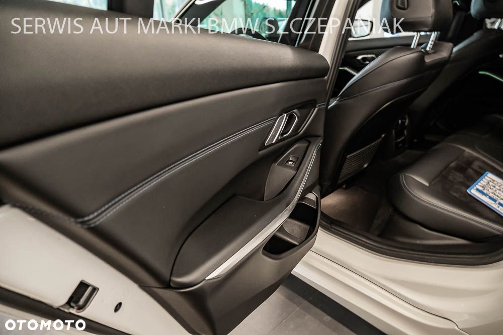 BMW Seria 3 320d xDrive mHEV M Sport sport - 21