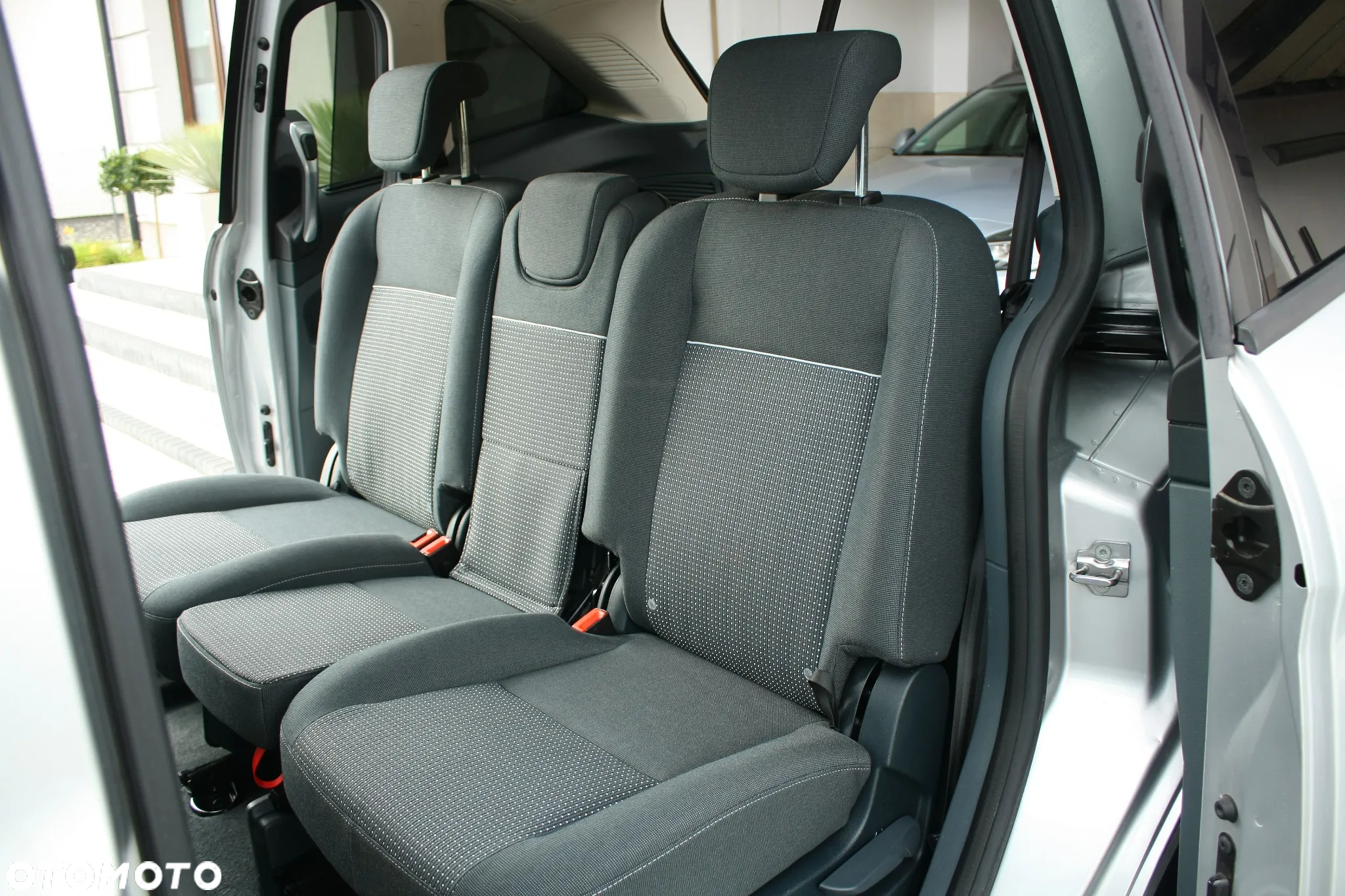 Ford Grand C-MAX 1.6 TDCi Start-Stop-System SYNC Edition - 26