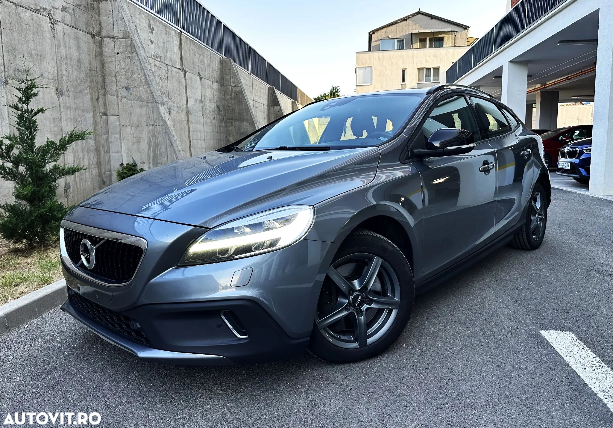 Volvo V40 D2 Aut. Momentum - 1