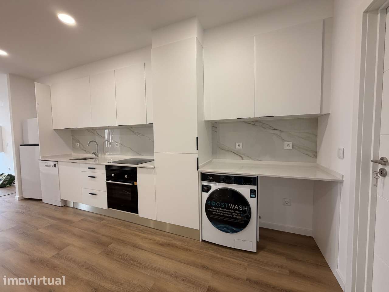 Apartamento T2 Totalmente Remodelado em Zona Calma de Torres Vedras - Grande imagem: 4/24