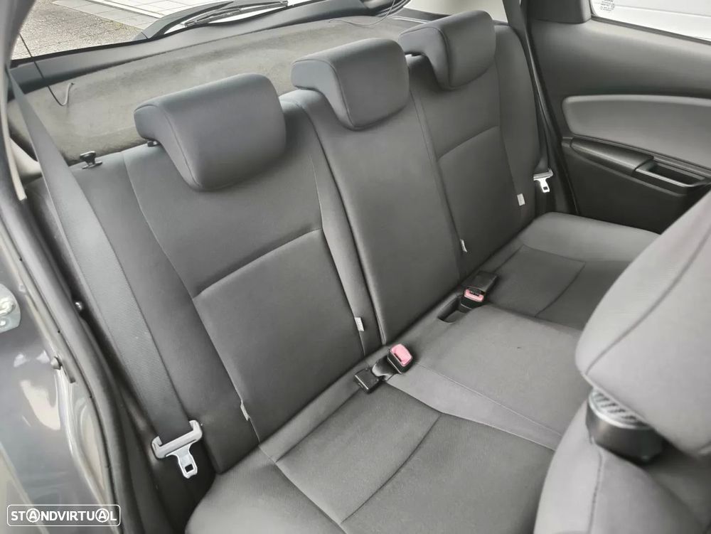 Toyota Yaris 1.4 D-4D ACtive+AC — fotografia 8
