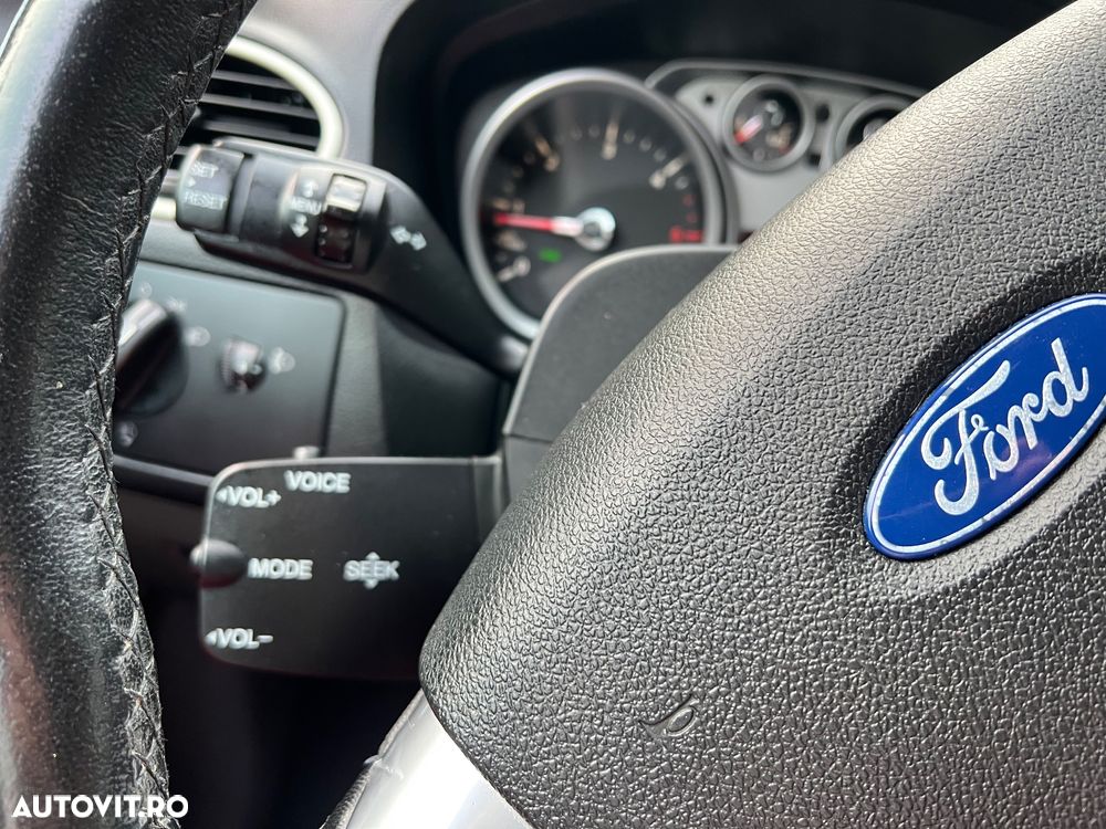 Ford Focus 1.6 TDCi Anniversary - 8