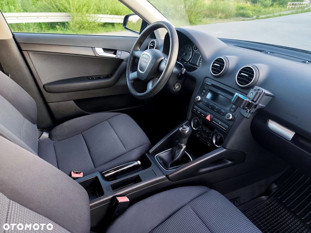 Audi A3 Sportback 1.6 Ambition - 11