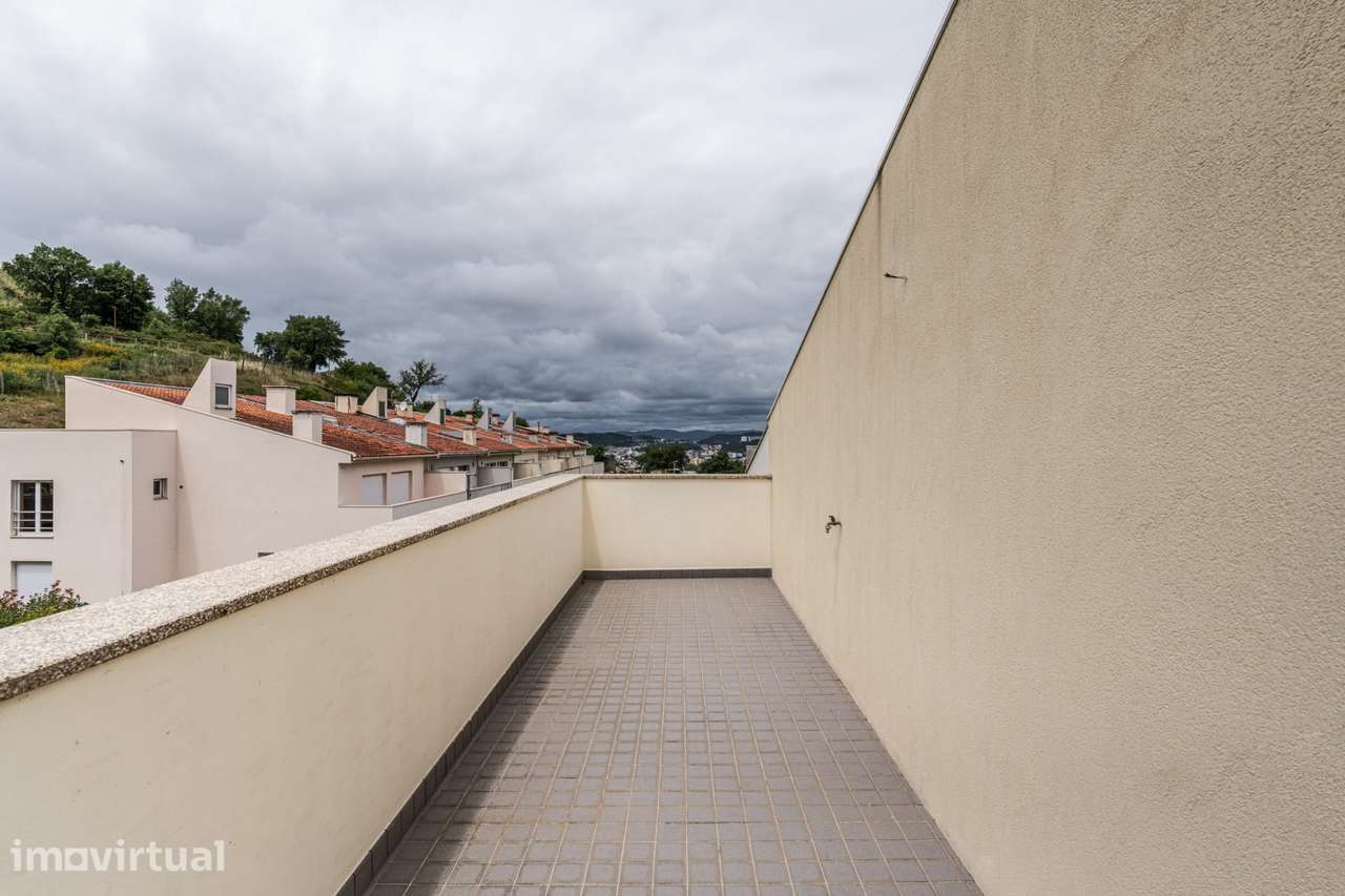Moradia T5+1 no Centro de Braga, Nogueira - Grande imagem: 2/52