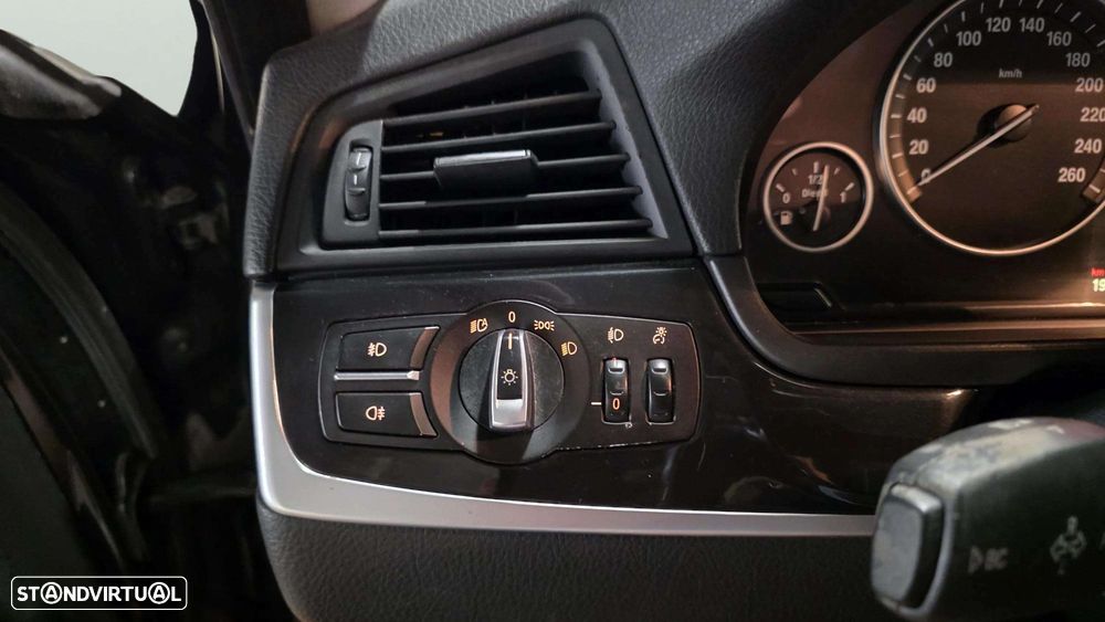 BMW 520 d Luxury Line - 15