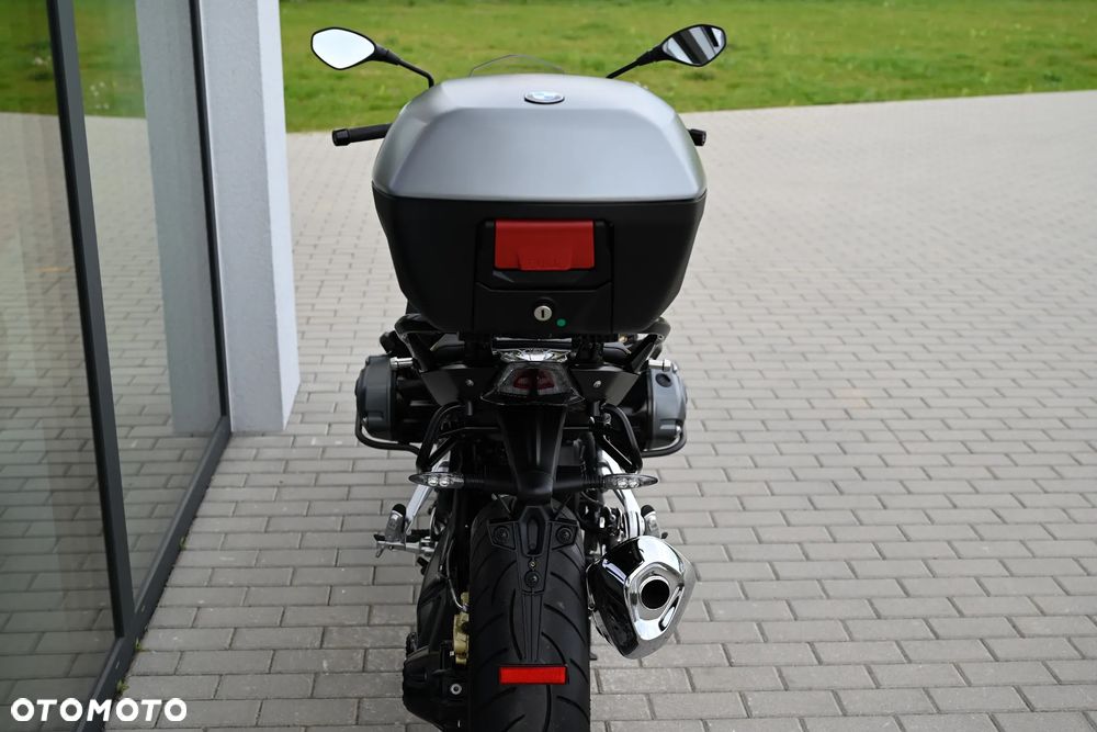 BMW R - 8