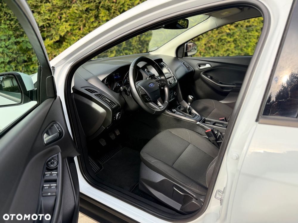 Ford Focus 1.0 EcoBoost Trend - 10
