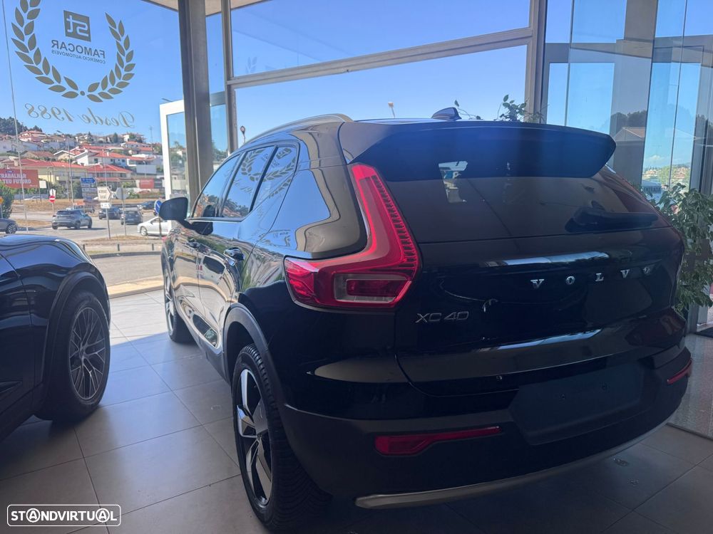 Volvo XC 40 T3 Geartronic Momentum Pro - 4