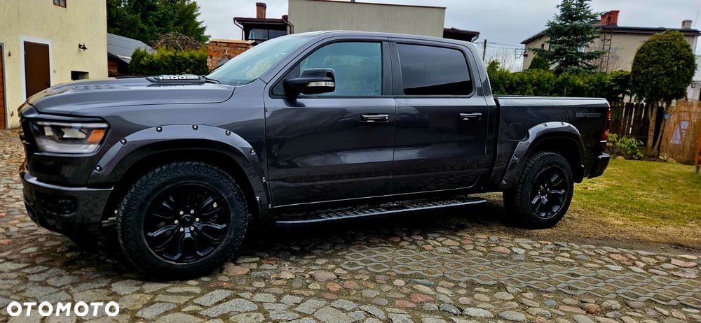Dodge RAM - 8