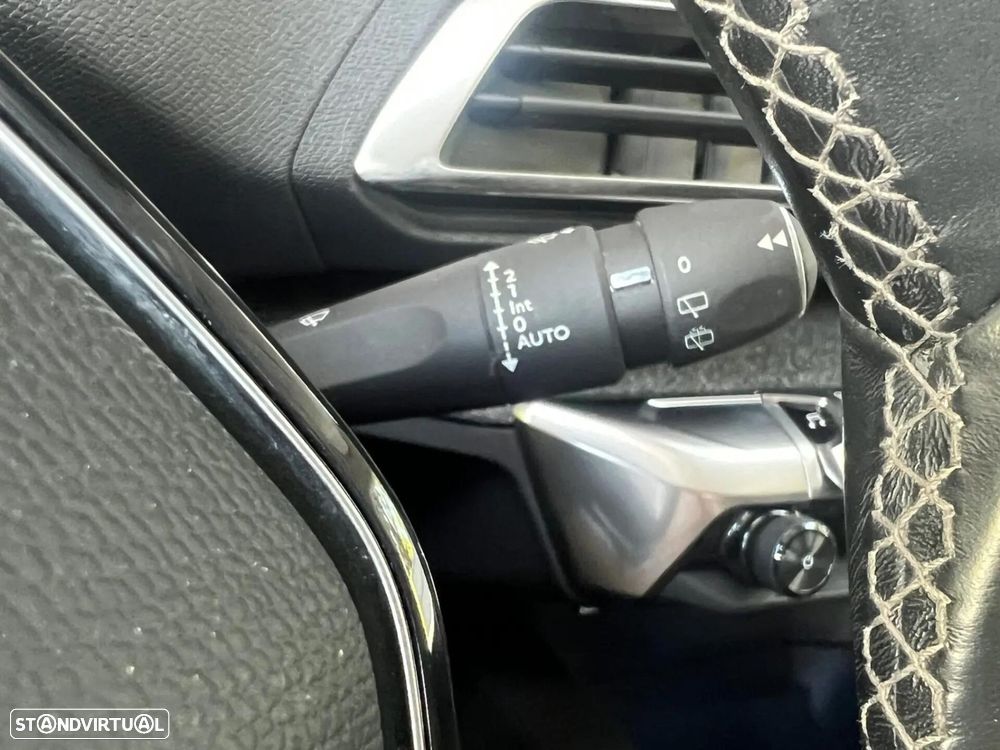 Peugeot 3008 1.2 PureTech Allure Pack - 9