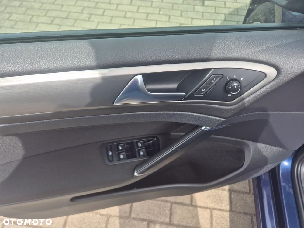 Volkswagen Golf 2.0 TDI SCR Comfortline - 17